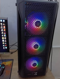 عندي pc للبيع سبب البيع طالب سادس وما اريد التهي بي صار سنة ونص من مشت...