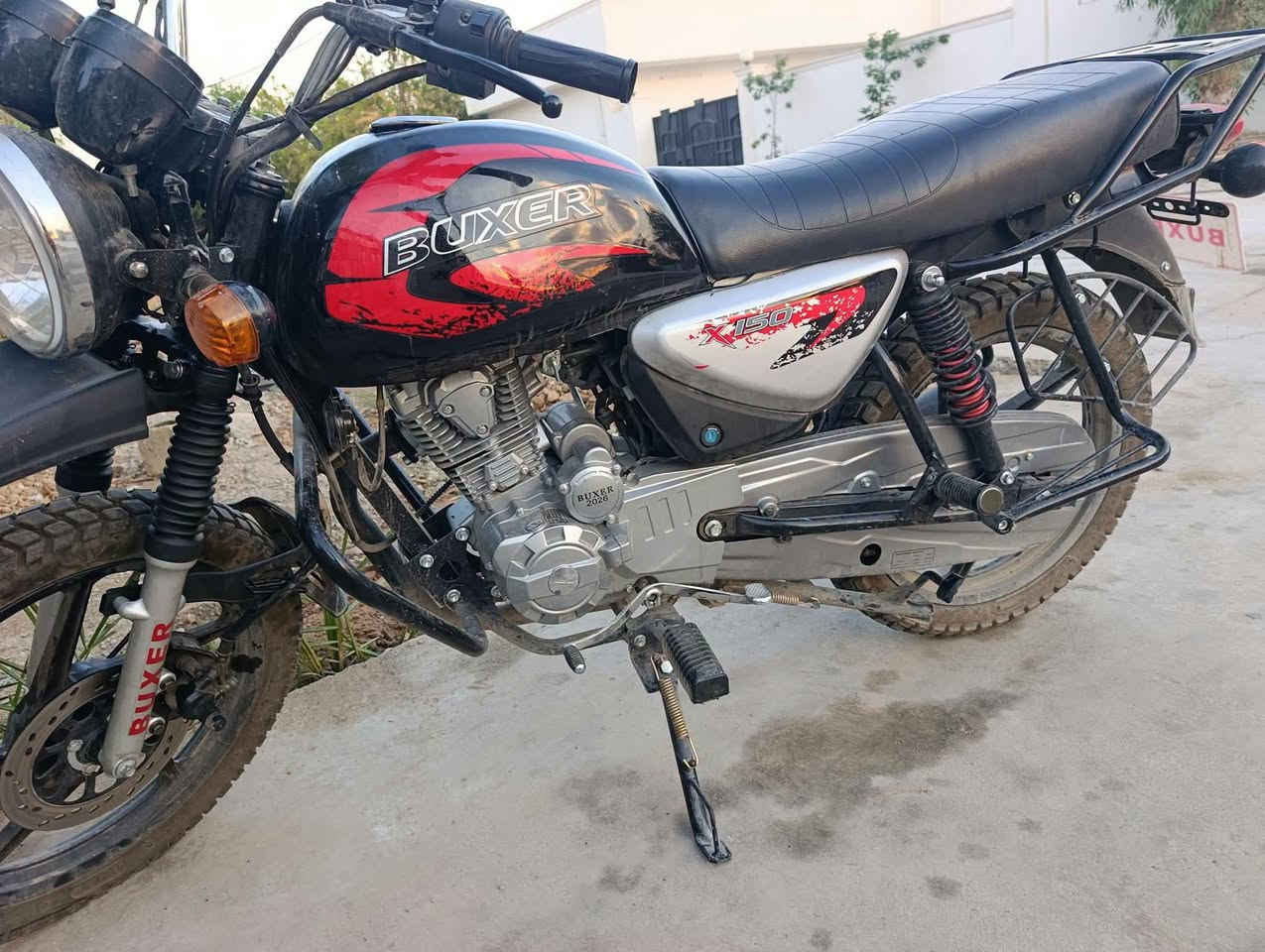 🏍️ دراجة بوكسر باب ثاني للبيع، بيها طعجات بسيطة بالتانكي، جاهزة للشغل والدليفري.
البيع بشرط الفحص، تعال شوفها بعينك. الشاري يتصل ويدلل.
#بوكسر #دراجات #دليفري #دراجات_للبیع #العراق
