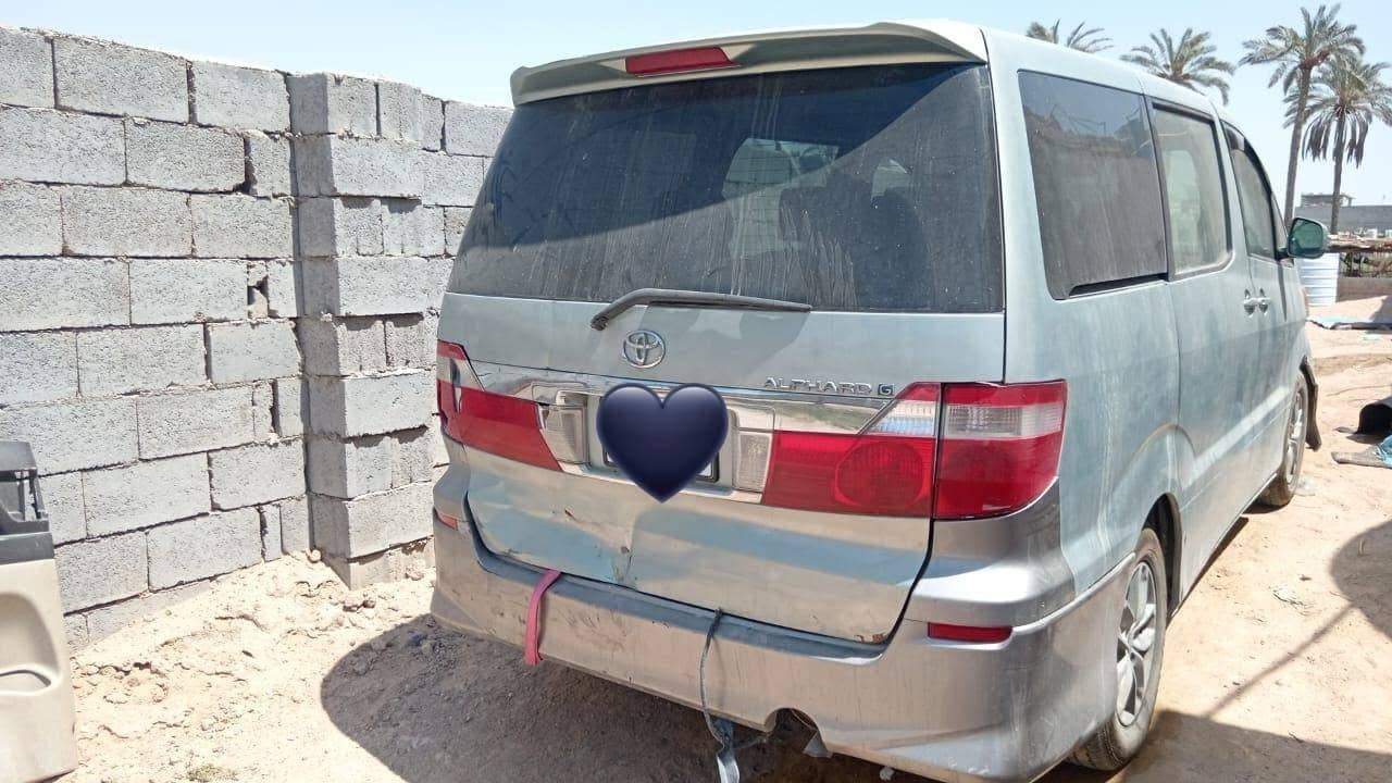 تويوتا ألفارد موديل 2002 للبيع (رقم بصرة ألماني بصمة باسمي)الوضع القانوني: رقم بصرة ألماني (بصمة)، السنوية باسمي شخصياً والتحويل مباشر ومضمون في مرور البصرة.الوضع العام والغرفة: البدي الخارجي نظيف. الغرفة الداخلية بحالتها الطبيعية (الكشنات فيها تشخيط وتشققات بسيطة من الأطفال، ودكات التبريد الأخيرة القريبة من الأبواب مكسورة الصفائح مالتها).المحرك: الماكينة شغالة والسيارة تتحرك، لكن يوجد فيها صوت (بسبب عطل سابق في الأويل بمب وتم تبديله). البيع على وضعها الحالي (بحاجة تصليح ماكينة أو تبديل).التبريد: مشدود لها كمبريسور جديد ورادياتير جديد، لكن يفصل بسبب أوساخ قديمة بالمنظومة (تحتاج غسيل وتنظيف منظومة فقط).السعر المطلوب: 100 ورقة (10,000 دولار) وبيه مجال وتفاوض للمشتري الجاد بعد المعاينة.للتواصل والاستفسار (صاحب السيارة مباشرة):***********
