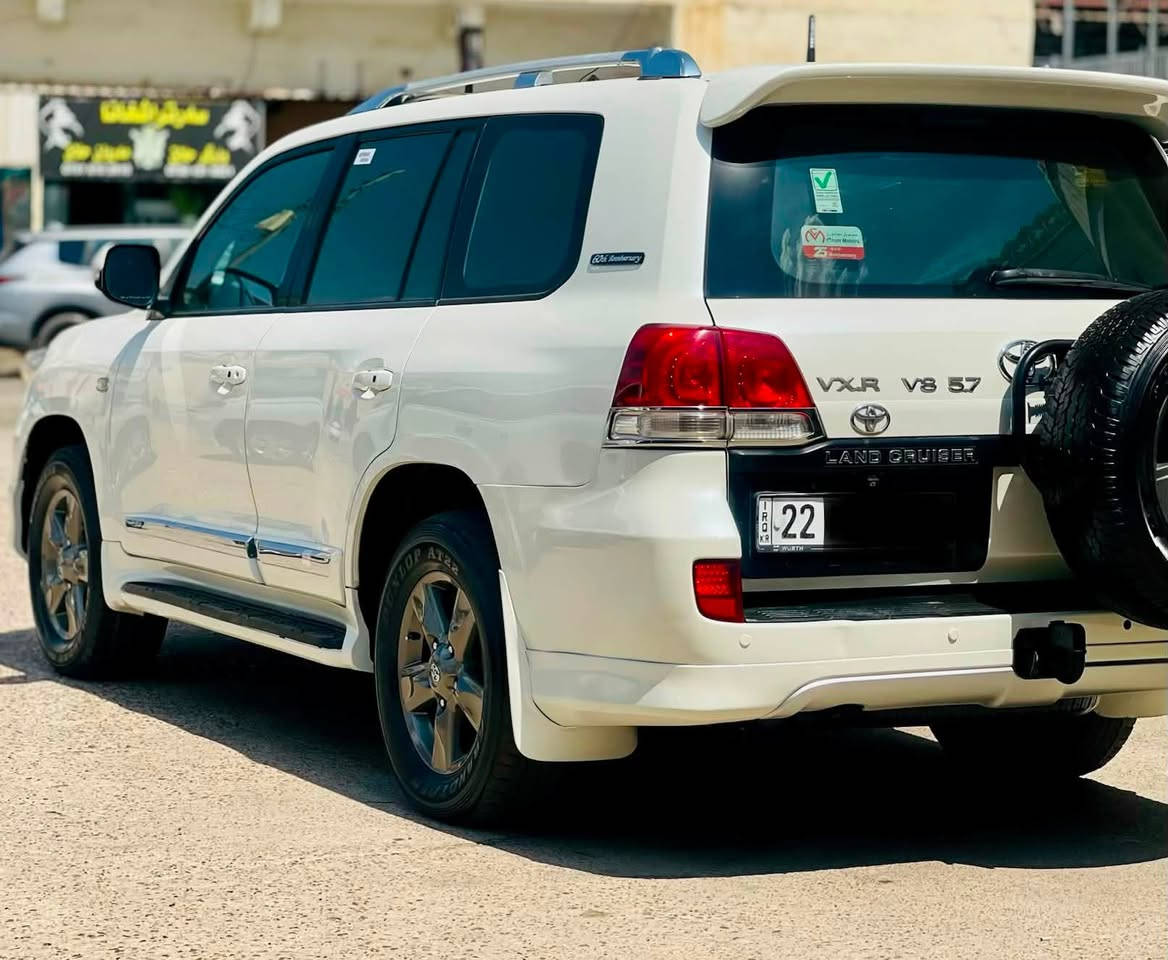 سلام عليكم 

سياره لاند كروز موديل 2011 VXR V8 فوول 
مواصفات فول دبل سبير سلايد
سيارة بدون صبغ 
سيارة كير محرك شرط 

فول مواصفات 1/1

حساس امامي

حساس خلفي

بصمه تشغل عند بعد 

بصمه اوبواب خمسه 

فتحه سلايت

كشنات جلد اصلي

كشن كهرباء اتلاث حركات

محرك V8 

تشغيل عن بعد

8 ايرباك 

زراكات لايت 

مثبت سرعه 

سبعه راكب 

ثلاث قطع تبريد 

تحكمات ستيرن كامله 

وباقي مواصفات معروفه 

سيارة رقم اربيل رقم سنوي جديد 

مكان سياره عقره 📍

رقم تليفون واتساب او فايبر الاستفسار ☎️

***********
