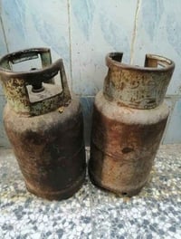 قناني غاز • ٢ حبة • مجانا