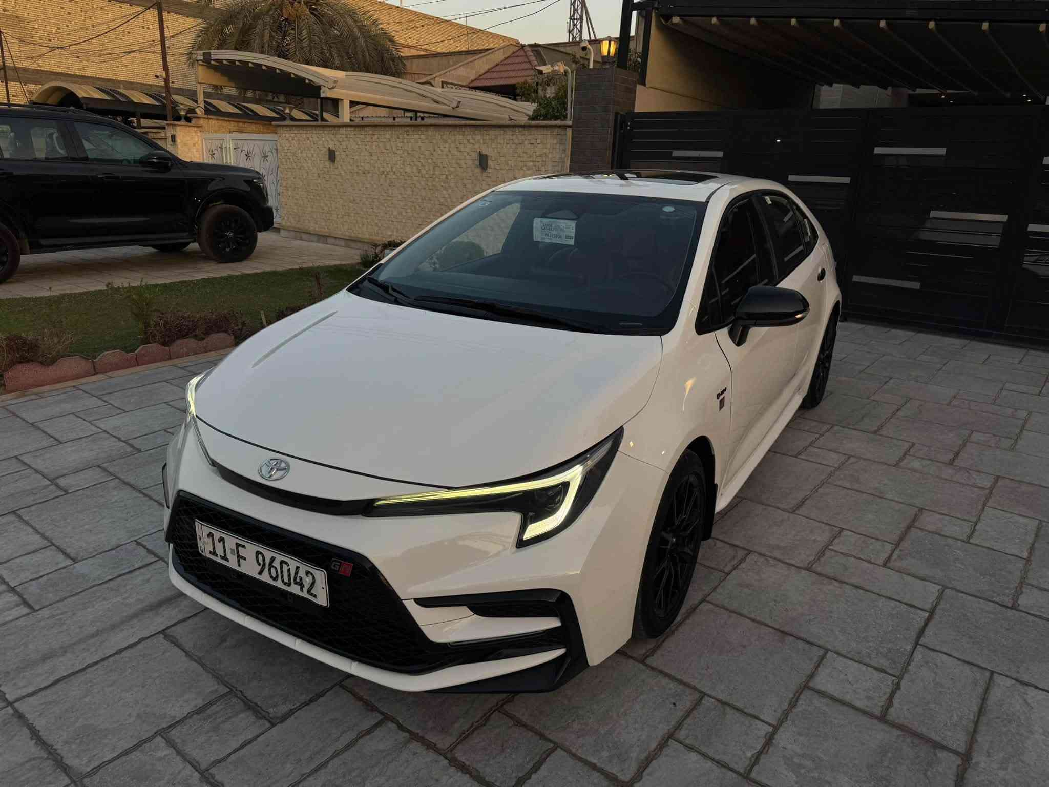 كورله جي ار مديل 2025 فول مواصفات رقم بغداد تحويل ثاني يوم بعدها على وضع الشركة ماشية 18 الف سياره كفاله عامه من كلشي فول موصفات عنواني بغداد ***********
