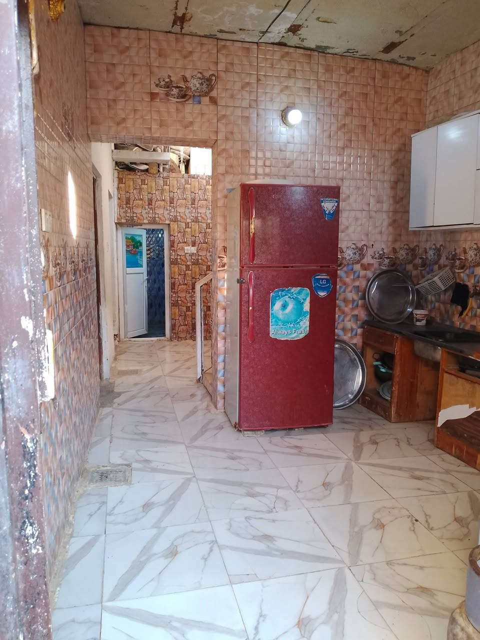 سلام عليكم عندي بيت مساحته 120
طويريج شارع اربعين يتكون من ستقبال ومطبخ وصحيات وحمام و3غرف ثنين جوه وحده فوك طابو زراعي سند25 سعره38وبي مجال 
 فارغ من الغراض شكم شغله بي فقط الياخذه بساع يگعد بي
الاستفسار ‏‪***********‬‏
