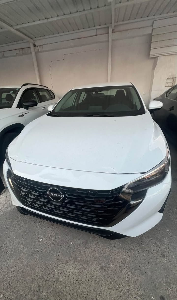نيسان سنترا2024sv
ملاحضات ثلاث قتعه كلير امريكي وجملغ خليجي 
بدون اريرباك بدون داغلي 
كيرمحرك شه رت
ماشي15ميل
بصمه سياره شغل 
سعر127مجال قليل
***********
عقره
