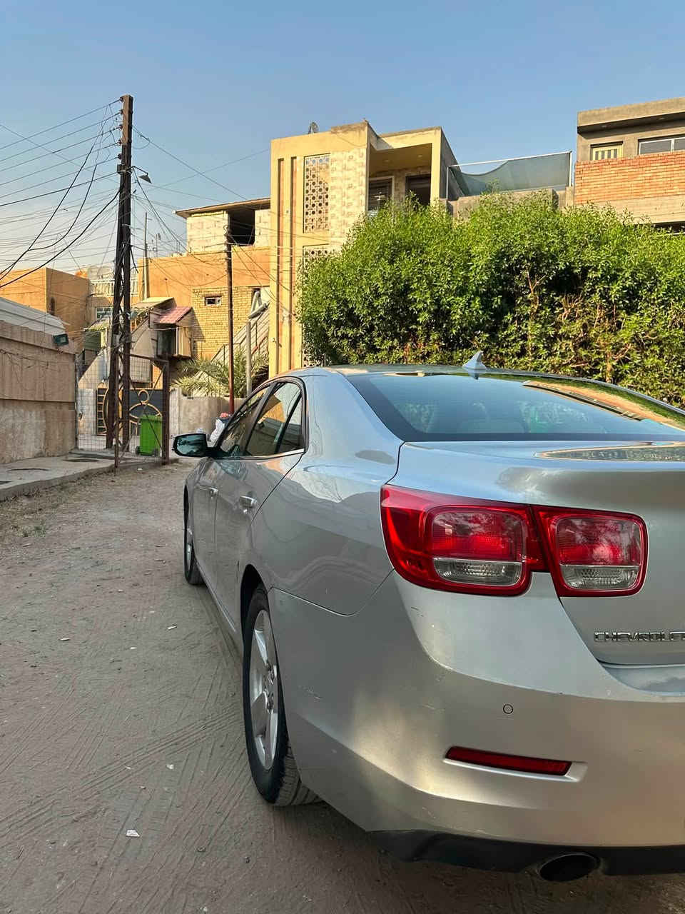 محرك ٢٤٠٠ 
مواصفات LTZ
فتحة 
شاشة كبيرة
قاصة
كراسي كهرباء جلد وقماش
لايت زنون عدسة ترحيب
هاند بريك بصمة
حساسات خلفية
كاميرا خلفية
تحكمات ستيرن
مثبت سرعة

باب السايق مبدل ومصبوغ
جاملغ السايق مبدل نفس اللون
باب خلف الراكب مبدل نفس اللون
صبغ وتعديل بسيط بالجاملغ خلف الراكب

السعر ٨٨ وبي مجال

***********
