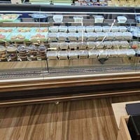 عارضة تبريد تركي • ٤ متر • واجهة زجاجية مقوسة