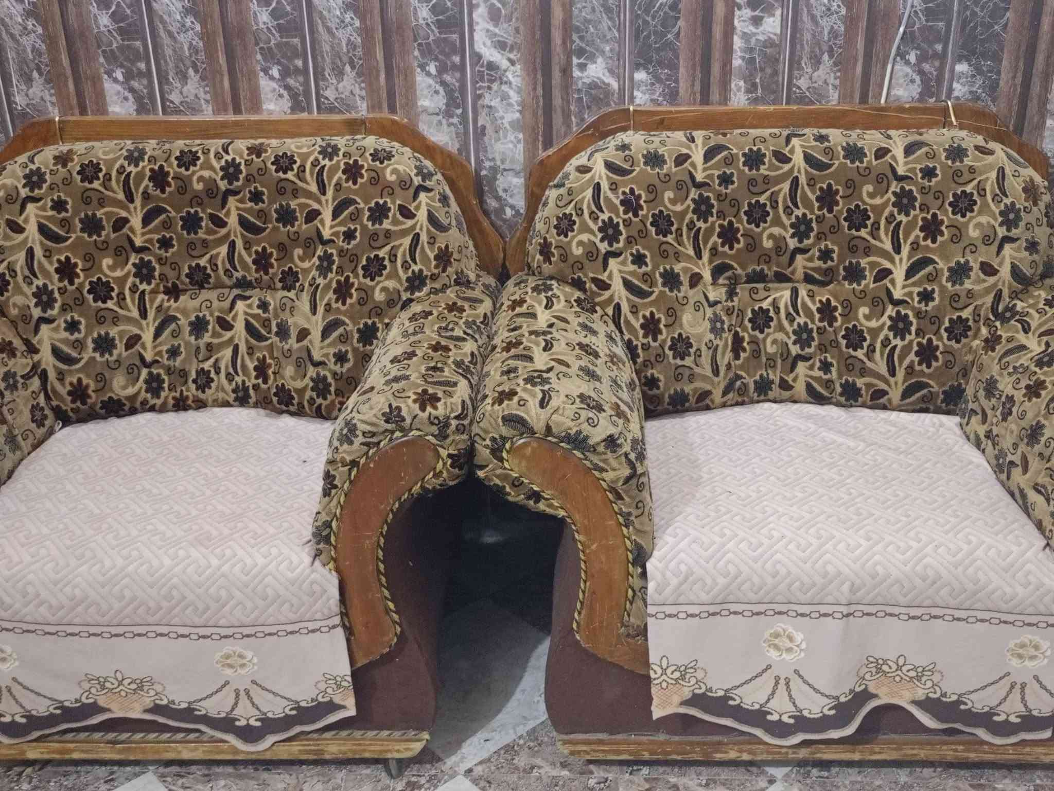 السلام عليكم
تخمومة ثنين حطاطة لجوزي شغل هيت والنيلي شغل كركوك
و بسعر مناسب 
للاستفسار لتصال على الرقم ***********
