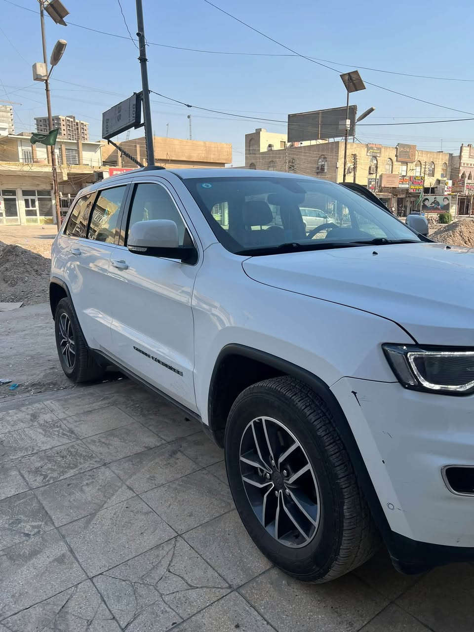 السلام عليكم
Jeep Grand Cherokee Laredo 2019 خليجي 3.6 V6 4×4

 المواصفات

لكاميرا الخلفية

فتحة سقف

بصمة

مرايا جانبية كهربائية

حساس المطر

شاشة

مراقبة النقطة العمياء

نظام المفتاح الذكي

نظام بدء التشغيل

8 وسائد هوائية

مصابيح زينون أمامية

مصابيح أمامية LED

مانع الانزلاق

نظام دفع 4×4

رادار

أوتو بارك

تحذير مغادرة المسار

خطوات جانبية

تحكم التكييف التلقائي

حساسات ضغط الإطارات

نظام تنبيه السائق

بيه ضربه باب السائق راجع بارد ومصبوغ ع كد الضربة 

السيارة ماشية 42252 Km

السعر 260 وبيه مجال 

مكان السيارة بغداد البياع 

***********

