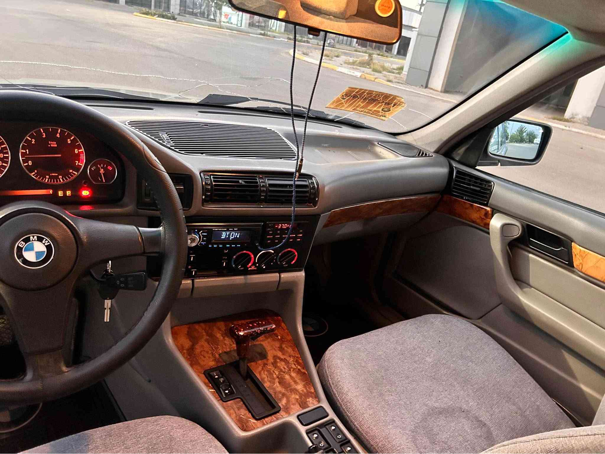 سەرەتا بە ناوی خوای گەورە bmw 1992 بۆفرۆشتن✅
ئاڕمی پلاستیکی هەولێر ئارم و ئەوەلیات بەشەرت
سەیارەکە گێرو مەکینەو ئەکسلی بەشەرت
تەبریدی سەردو گەرم بەشەرت
سەیارەکە تا بڵێی جائیزە و ماڵی دۆستە
٤ جام کارەبا دەعدیل سورعە گێچ ئەڵقە هەموو گیانی ئیش ئەکات سەیارەکە دەعمو لێدراوی نیە چەکوش بە گیانیەوە نیە بۆ زانیاری زیاتر ئەوەش ژ.م ☎️***********☎️ السليمانية, العراق
