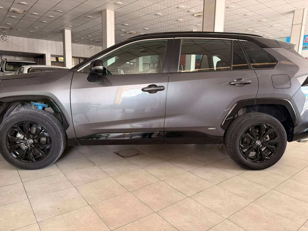 � رافور 2022 XSE هايبرد للبيع

✨ موديل 2022 – XSE Hybrid
🔹 ماشية 43 ألف كيلو 
🔹 محرك 2.5 هايبرد 4 سلندر
🔹 دفع رباعي AWD
🔹 شاشة وسطية + Apple CarPlay / Android Auto
🔹 تشغيل بصمة ودخول ذكي
🔹 كاميرا خلفية
🔹 مثبت سرعة متكيف
🔹 تحذير النقطة العمياء + تنبيه الخروج عن المسار
🔹 مقاعد SofTex
🔹 جنوط XSE رياضية 18
🔹 إضاءة LED وفوجات
🔹 باب خلفي كهربائي
🔹 سقف أسود وتصميم XSE رياضي 

🛠️ صبغ: جاملغ أمامي فقط 

📞 الاتصال فقط:***********

نص مكتوب في الصور:
- 10:02 ص