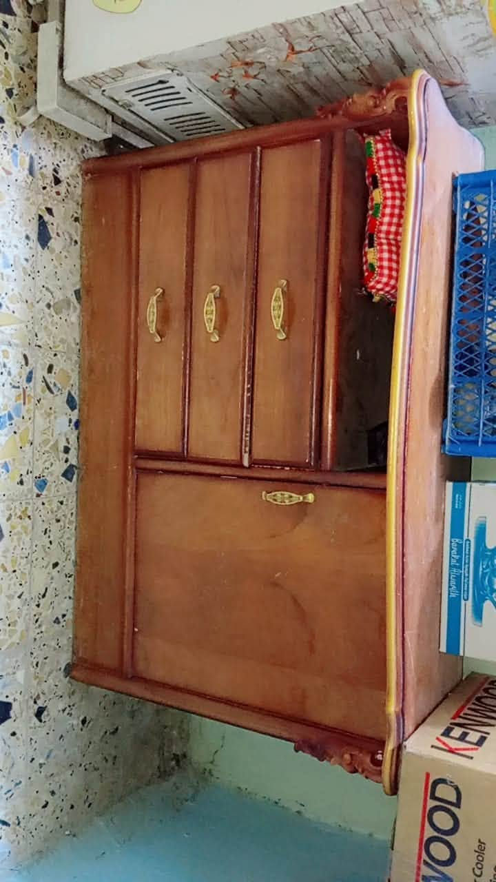 سلام عليكم غرفه عراقيه سعره475 مكاني بغداد مدينه الصدر الكياره وهاذ الرقم ***********
