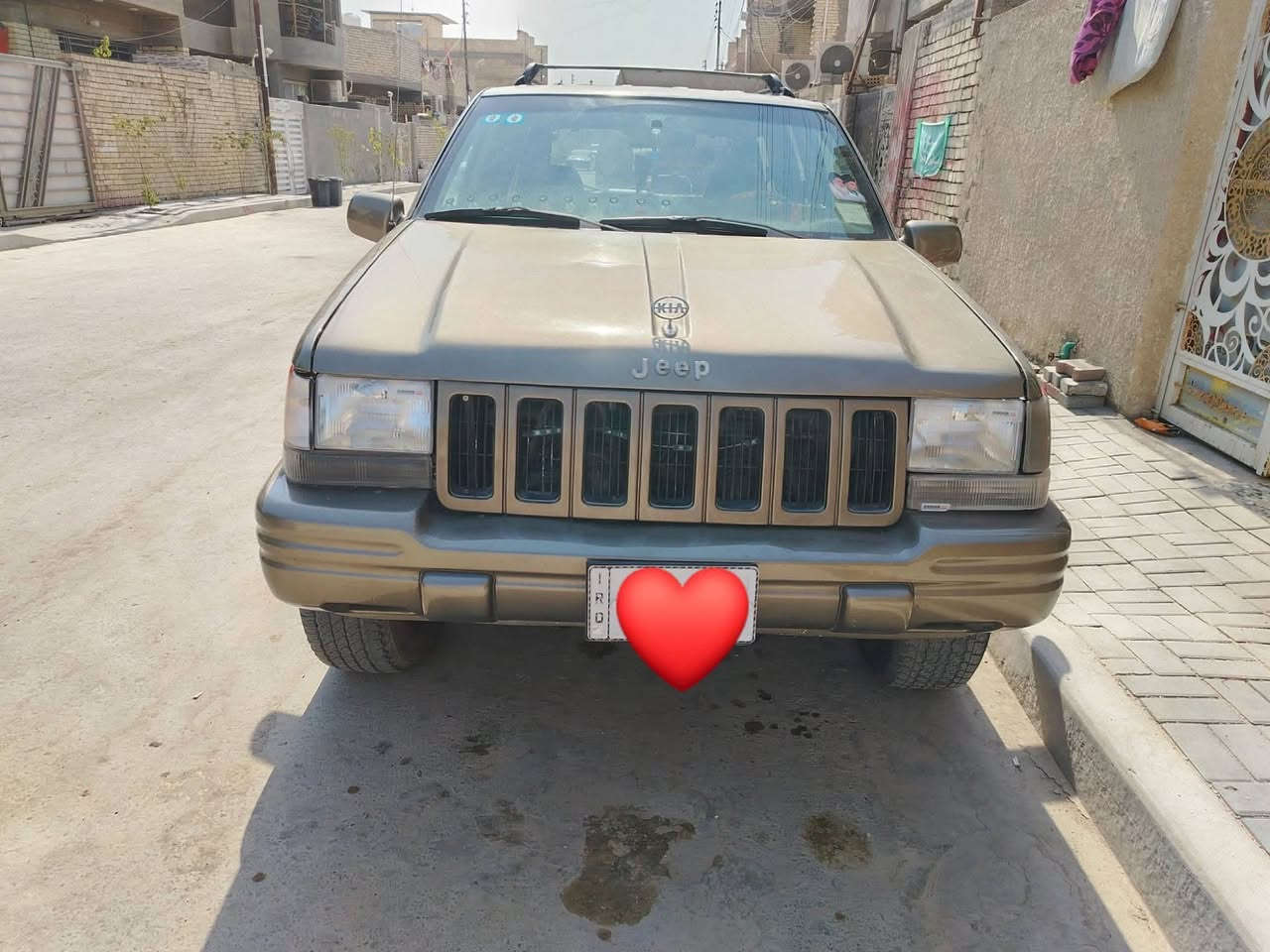 السلام عليكم سيارة َ مو  ديل٩٨ كراند؛شيروكي كيرومحرَك بطة رقم بغداد باسمي@نظيفة كله شغالة َماعدة التبريد***********السعر45وبيهة ََمجال
