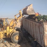من رخصة صاحب الكروب  شفل كتربلر للبيع جاهز بالعمل  بريك اربع ويلات تخم...