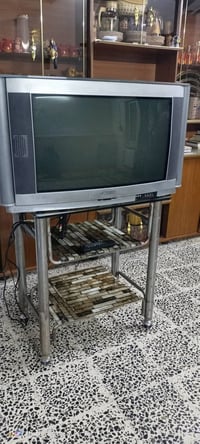 تلفاز للبيع بدون ستلايت قيم واخذه مكان حي الجهاد 07739351652