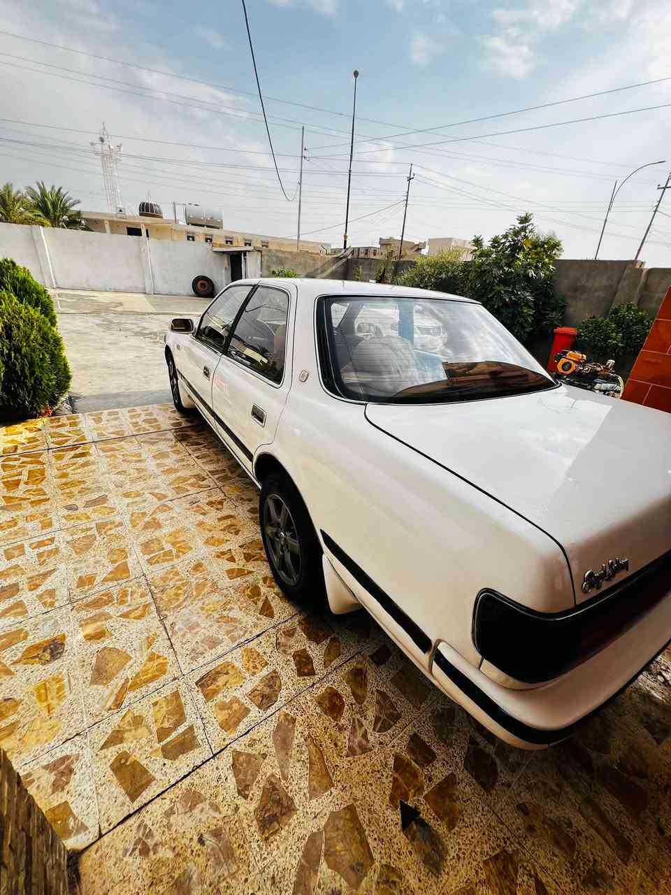 السلام عليكم سياره كراون كرسته للبيع موديل 1990 محرك كير ونجي 6 شرط صدر تايرات كلو نضيف صبغ بيها جاملغ خلفي و نص جاملغ امامي بدون دواخل رقم نينوى دولي شرط التحويل 
سعر 38 وبيها مجال
اتصال ***********
ملاحضه 
اقساط مابيع  
مكان السياره الشرقاط المعارض الجديده معرض الحسام

