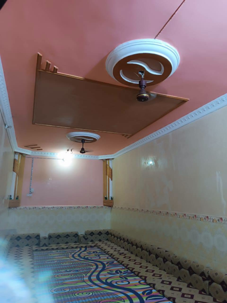 دار سكن للبيع 200م طابو صرف مداور ثاني يوم 
جاهز من كلشي وجميع الخدمات متوفره قريب جدا على المدارس ثانويه وابتدائيه عرض الفرع 10 متر 
يحتوي على... غرفتين وديوانيه كبيره وصاله ومطبخ وصحيات وطارمه بناء جديد 2020 
العنوان...التضحية نهاية شارع البقاع قرب ثانوية قبضة الهدى
السعر...145 
للاستفسار اكثر الاتصال على الرقم التالي ***********
