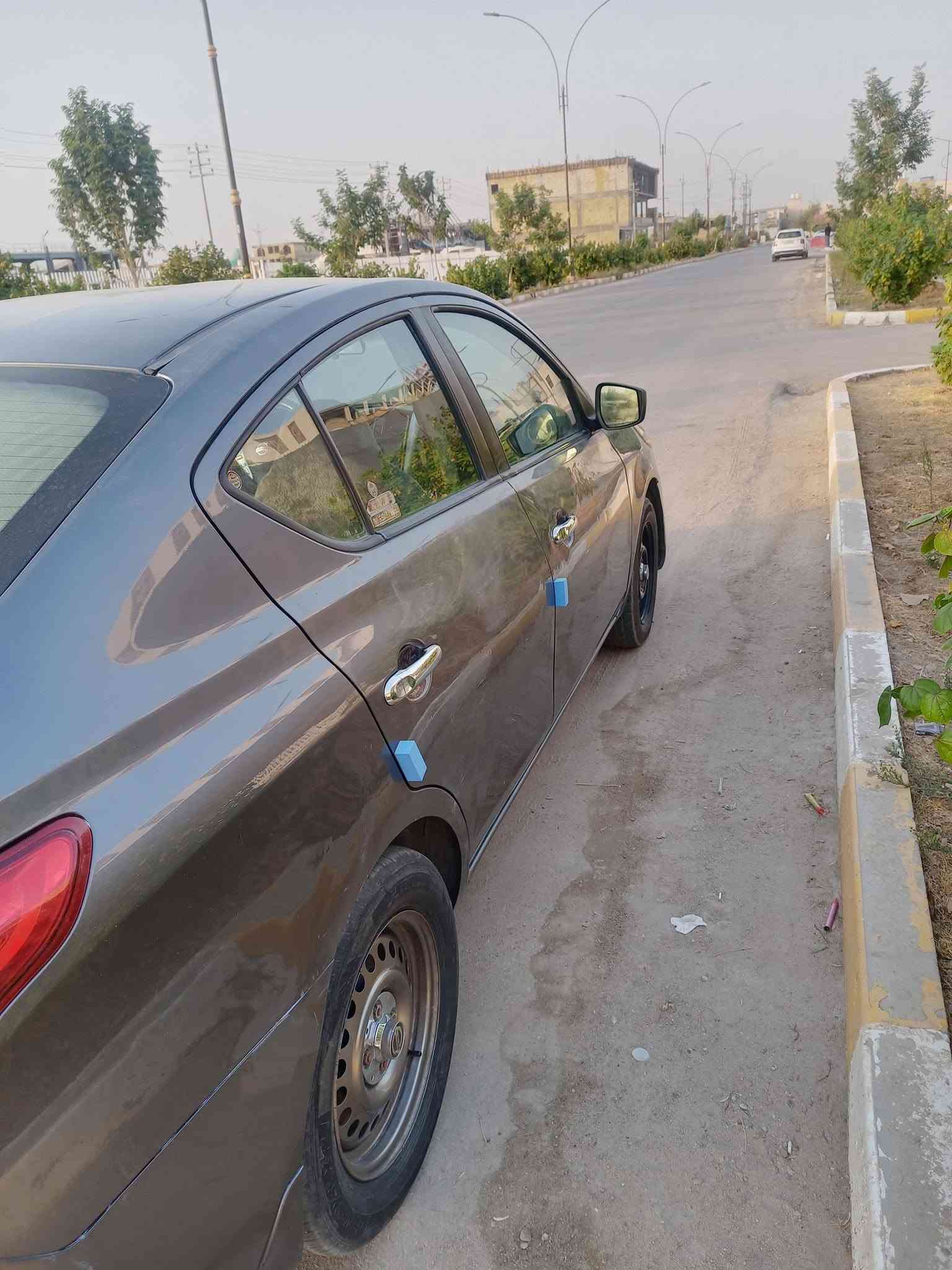 السلام عليكم سياره فيرسا ٢٠١٨ وارد أمريكي الحادث جاملغ جهه السايق والبجم كبس وبيها صبغ البيبان من جهة السايق رقمها واسط موقعي بذي قار السعر ٨٨ وبي مجال للشراي للاستفسار الاتصال على الرقم ***********
