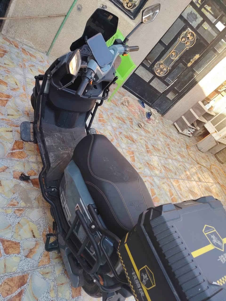سلام عليكم موطور شحن صاعقه للبيع بطارياته مصطره يقرن ١١ موطور جديد فول السعر ٩٠٠ وبي مجال قليل مكان بغداد ابوغريب ***********
