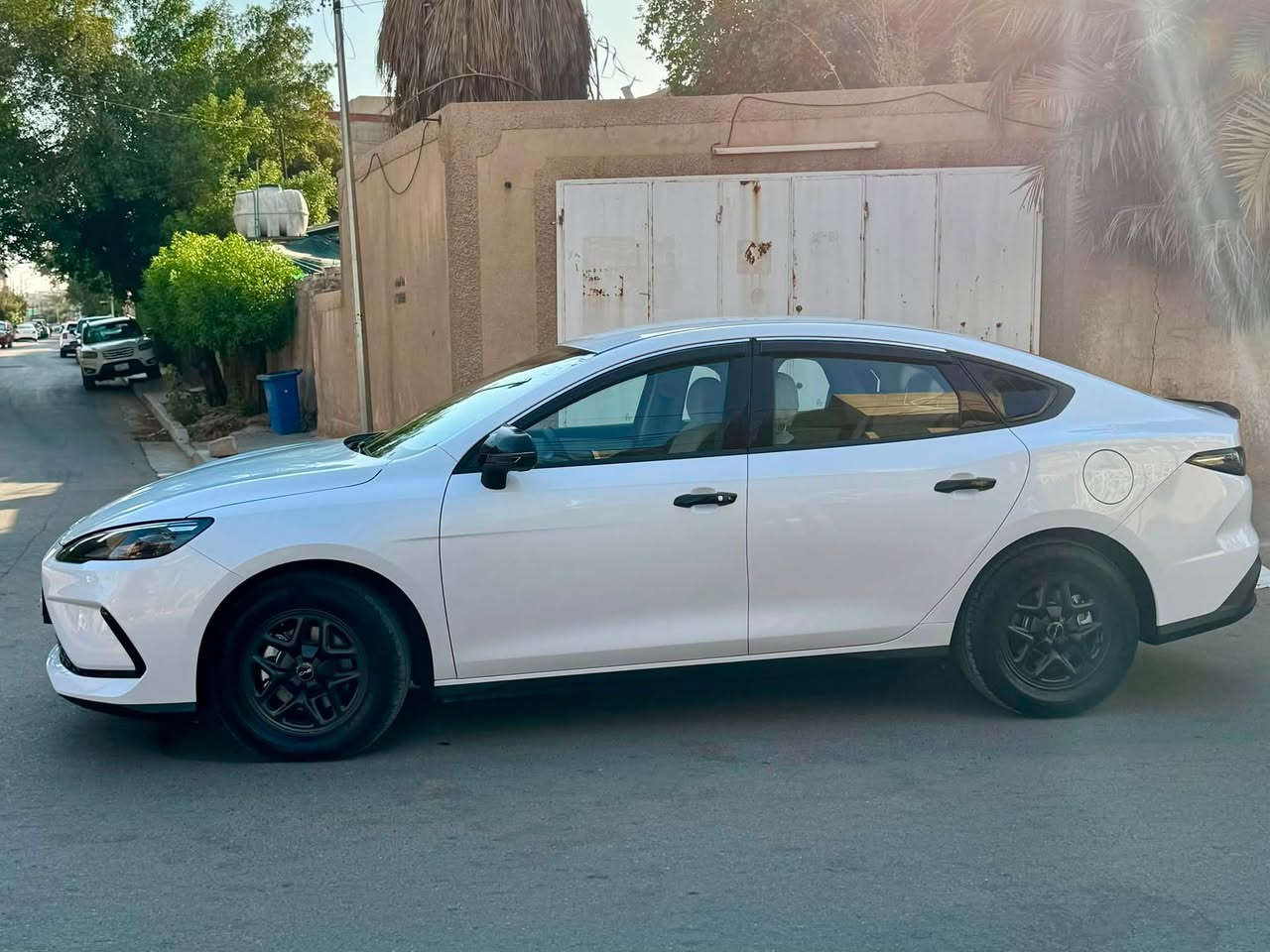 للبيع BYD Seal 05 موديل 2025
ماشية 8000 كم
السيارة مكفولة وبحالة الزيرو عدا طخه بسيطه بلهلال الخلفي وموجوده صورة الطخه بلمنشور
رقم بغداد وباسمي والتحويل مباشر
مواصفاتها:
داخل جلد أبيض
شاشة تدعم أبل كار بلاي وأندرويد أوتو ومنصبلها كل لبرامج المهمه 
كاملة الملحقات (بصمة، كارت، أرضيات، الشاحنة 16 امبير)
سستم سوادات كامل للسيارة (سبايدر، مطريات، وسكوبات)

السعر ١٩ وربع مليون وبيها مجال بسيط للشراي
مكان السيارة: بغداد - الوزيرية

***********
