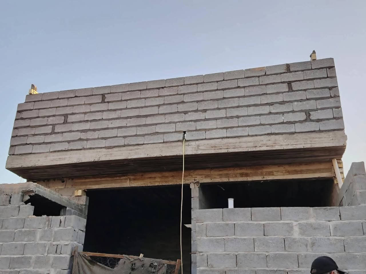 سلام عليكم خلفات بناء بلوك فرمستون شغل درجة اولى استلم هندسي والالتزام بالمواعيد كربلاء واتساب ***********
