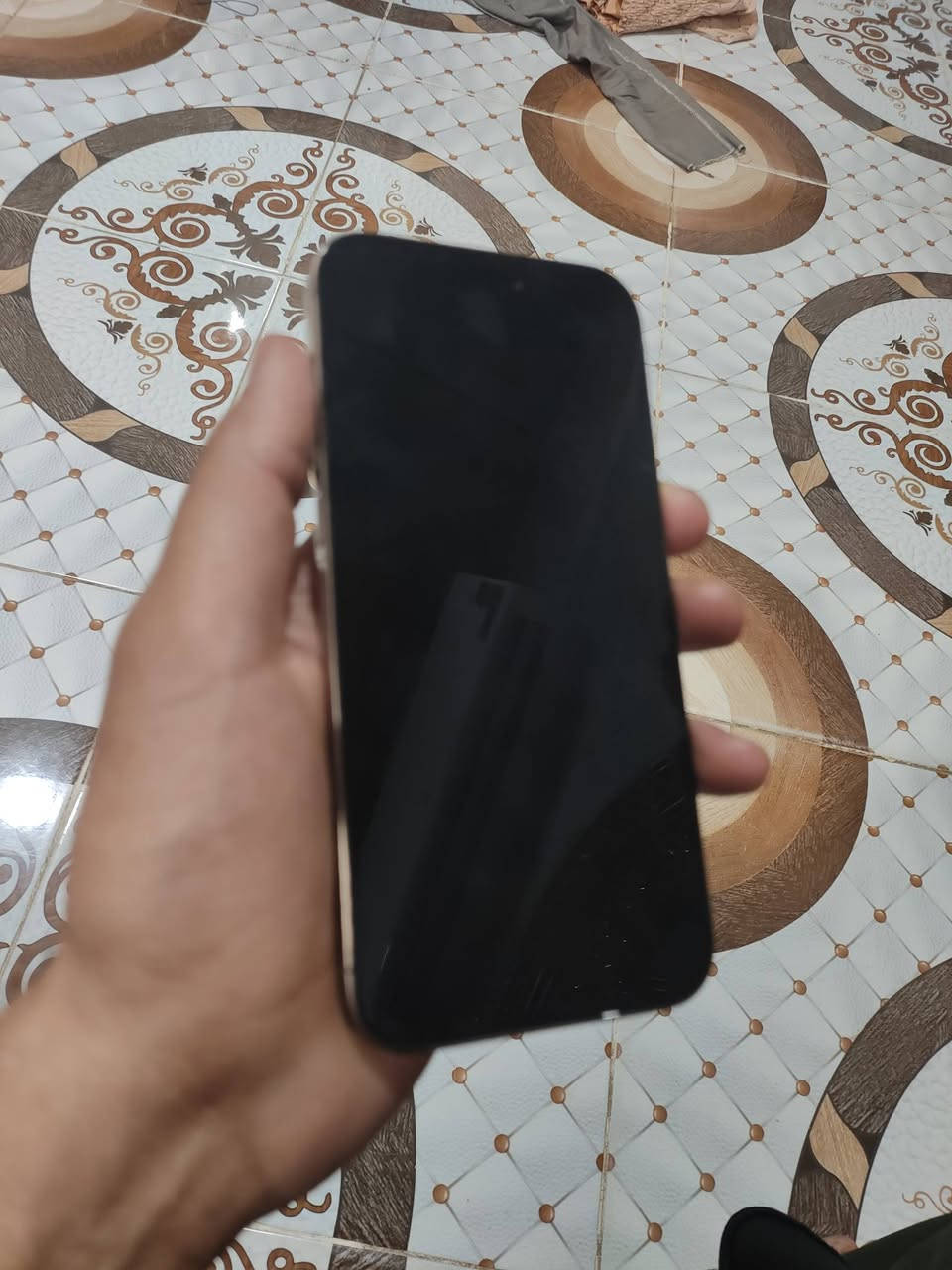 آيفون ١٦ برو ماكس • ٢٥٦ • بطارية ٩٢