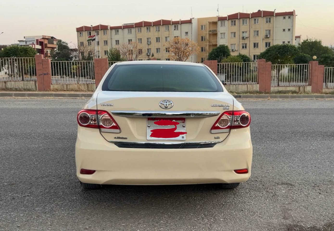 کرۆلا ٢٠١٢ مەکینە ١٨ گێڕ عادی گێڕ و مەکینەی مەزبووتە تا بڵێی جوانە سەیارەکە لە ڕەسمەکان جوانترە بێ عەیبە ماشاڵا  وەک ڕەسمەکان جوانە ناو و دەری جوانە بە نسبەت بۆیاخەوە پەڵەیەک بە دەرگای سایەقەوەیە 
و پەڵەیە ساردیش بستێ نابێ بە نووکی چەمەلەغی سایەقەوە لای لایتەکە سەنەوی لە ٢٠٢٢ەوە بەسەرچووە بەشەرتی تەحویل و غەرامە 
سعری ١٢٦ گەڵا و معامەلە 
*********** السليمانية, العراق
