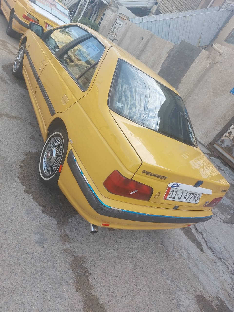السلام عليكم سياره بيجو بارص البيع مديل ٢٠١٥ بسمي كير مكينه تبريد كهربائية كفاله عليه ادامه عامه منظومة زنون كشرها نضيف نصبته حلوه الاستفسار *********** وتساب مكانه بغداد
