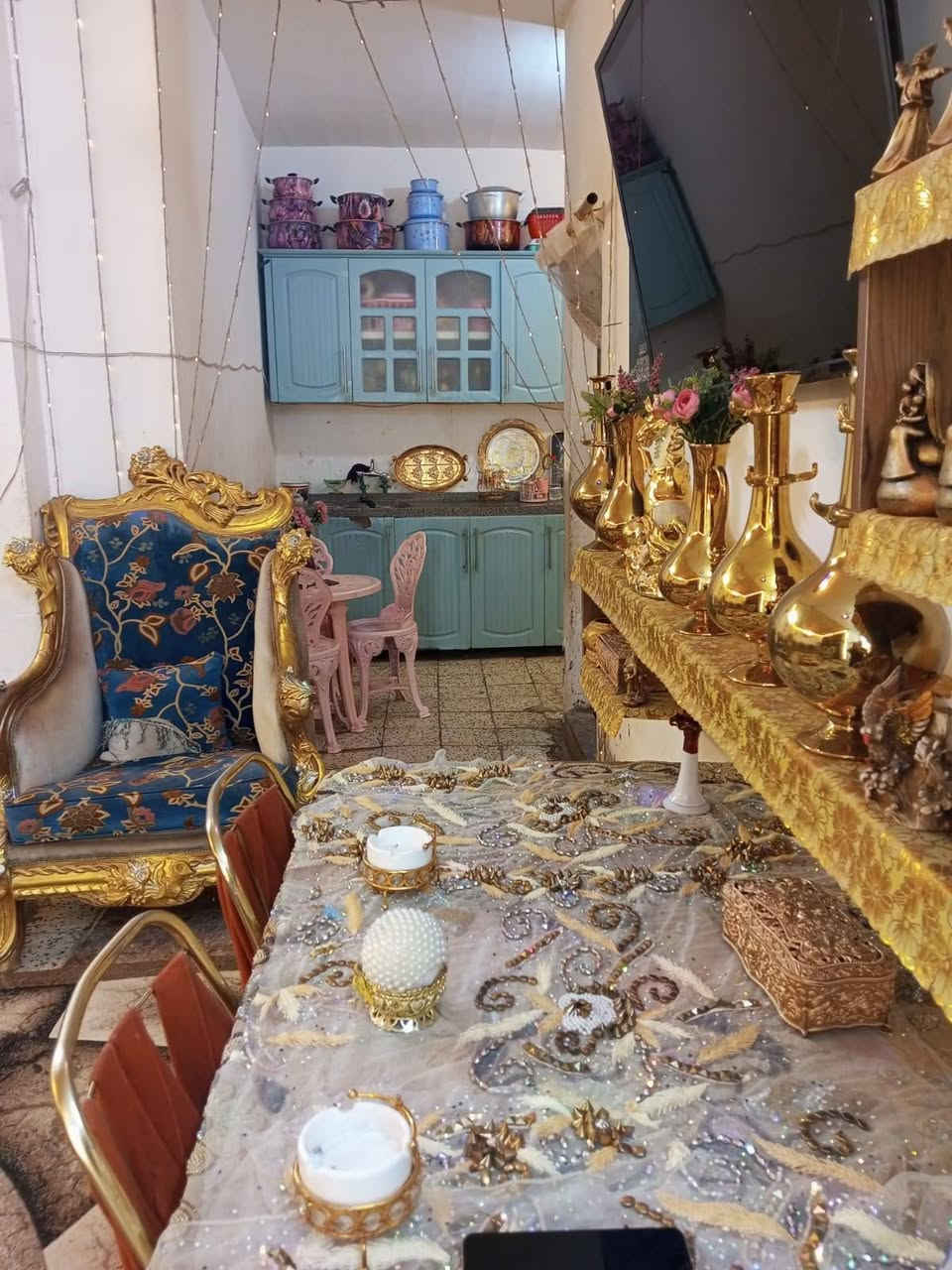 بيت للبيع مشتل شارع لمطبك مجمع فدك مساحه 200متر قاطين مساحه ولفوك سندويش لدرج خارجي معزول عن لجوه بناء خير من الله مال عائله جبيره اني مصوره فيديو واضح لمنطقة جبيره وهادئه وخدمات متوفره عده لتبليط نقص لفرع عريضه مشمول بتمليك لشراي يتصل على الرقم الموجود واني بلخدمه ***********
