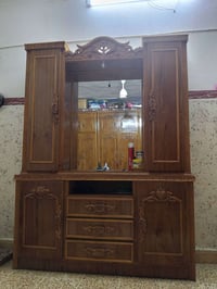 للبيع • خزائن • ديكور منزلي
