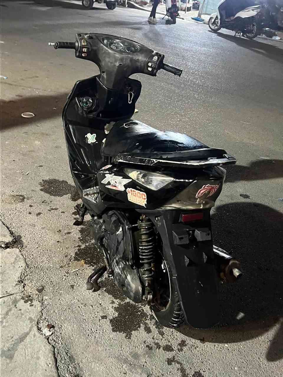 السلام عليكم ثعلب دراجة حلوه وكلشي شغال بيها كهربايات شغاله سلف وهندر مكينه ناعمه وحلوه لا دخان ولا صوت ولا نضوح سعرها٢٥٠ وبيها مجال مكاني بلشعب ثعالبة الاستفسار***********
