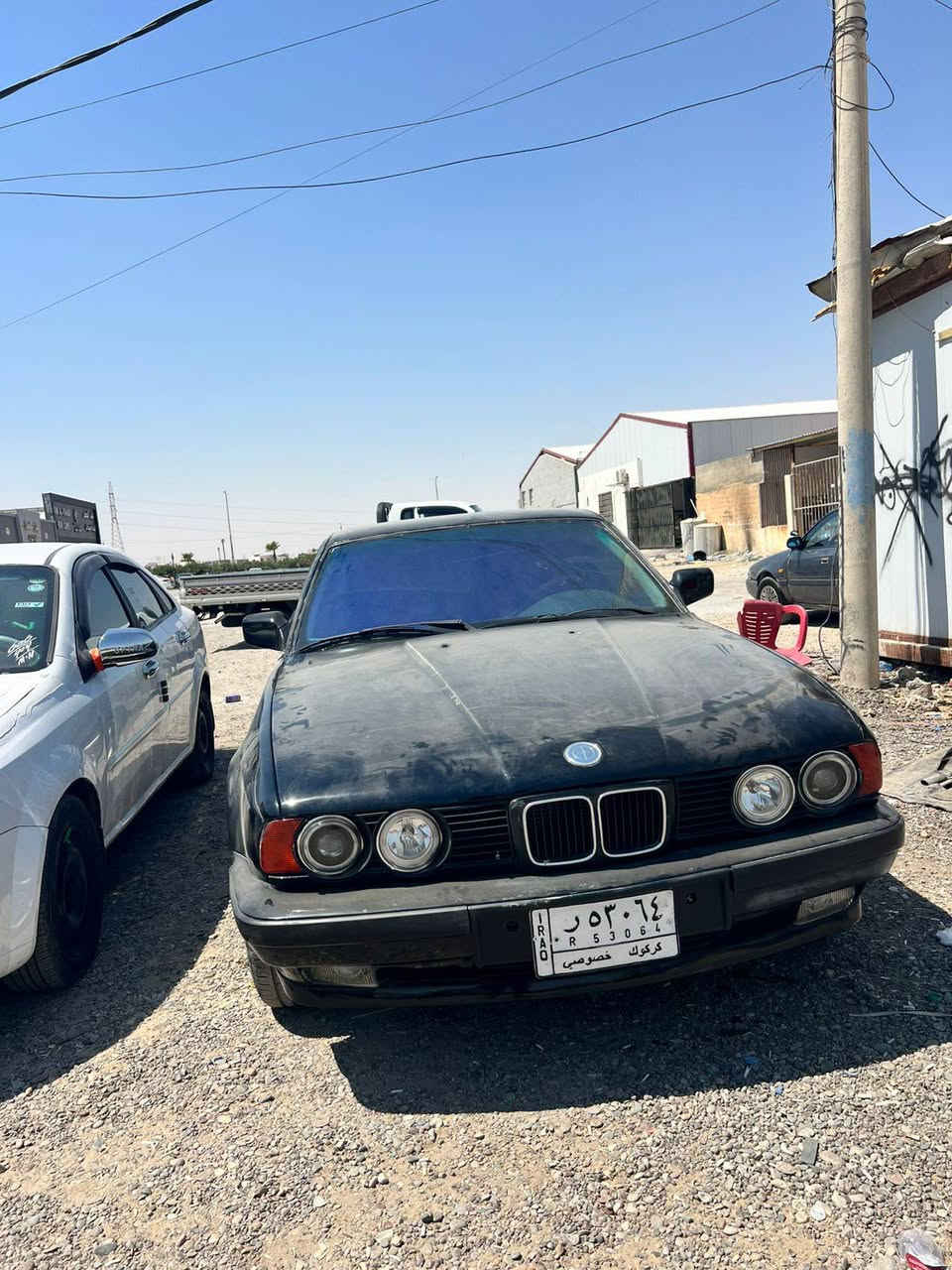 سلام عليكم سياره بي ام موديل 1992 الحجم525محرك مسكر كير عادي السعر 40ورقه قفل وترهم مراوس شعندك نزل *********** رقم كركوك الماني
