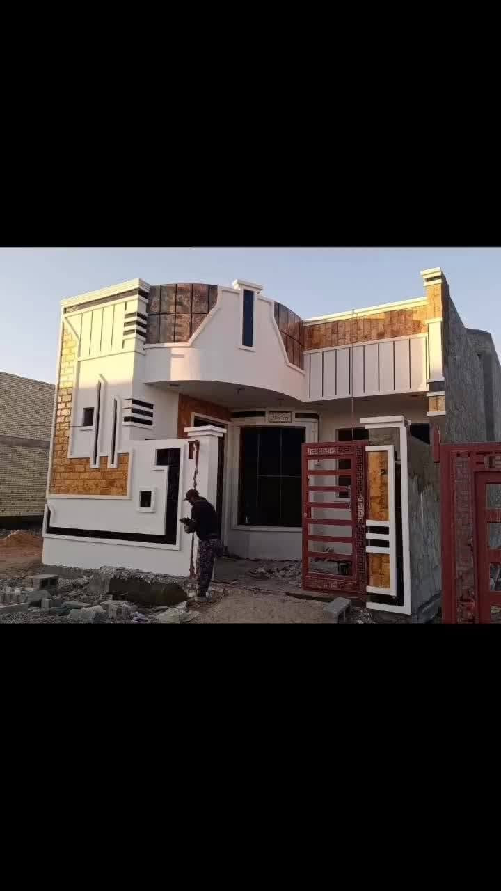 خلفه صباغ شغل درجه اولى ***********

نص مكتوب في الصور:
- ***********