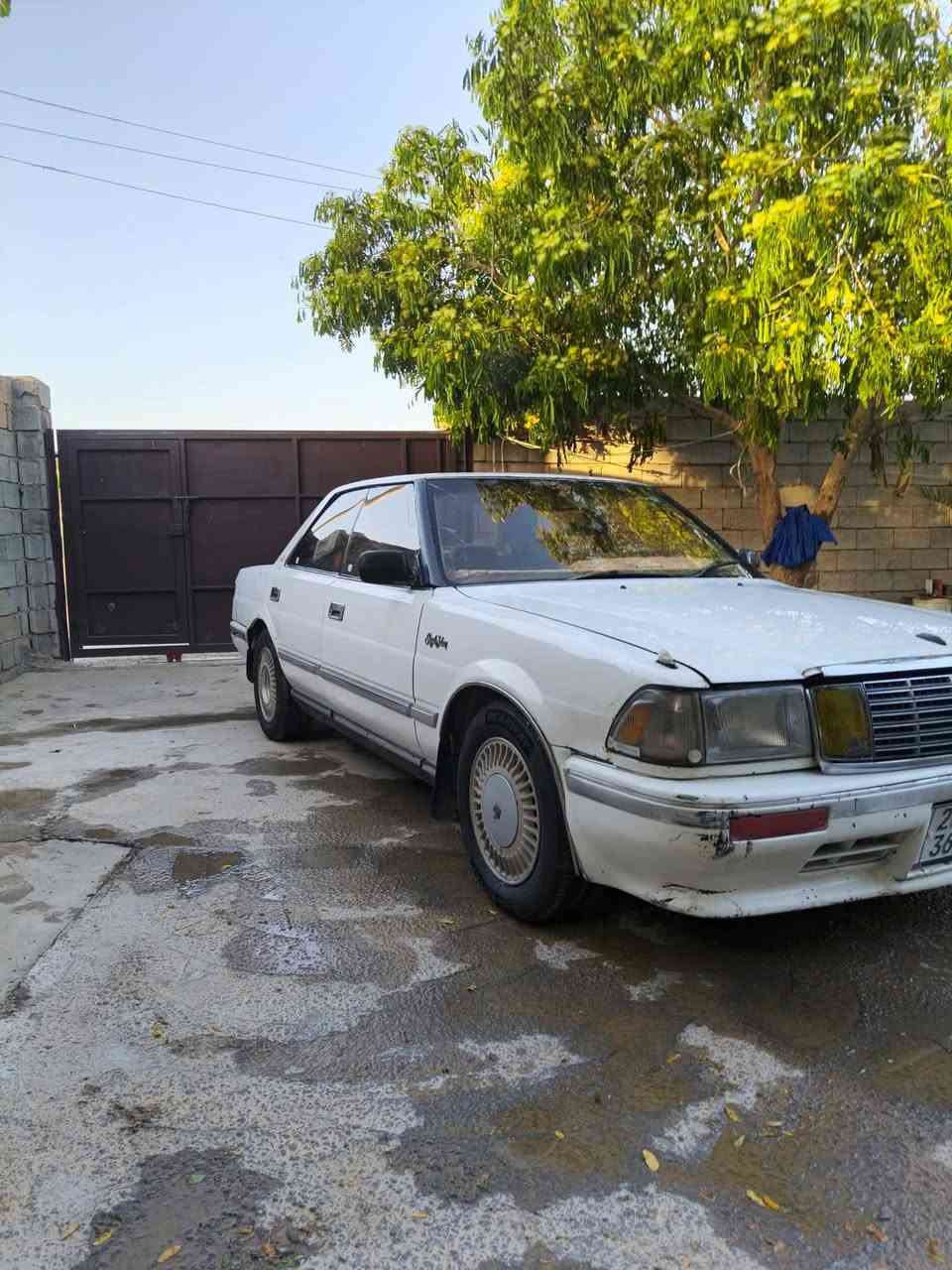 السلام عليكم
هارتوب موديل 1990
رقم ديالى إنكليزي تحويل ثاني يوم 
كير محرك كفاله 
محرك بطه 2500 بلادي 
صدر أمامي خلفي كله جديد 
لا صبغ لا ضربه 
بيه فقط جاملغ خلفي السكن بدون دواخل
سنويه هالشهر تسقط 
السعر 33 بيه مجال
***********
