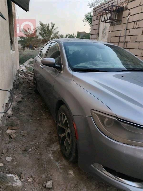 سيارة c 200 موديل ٢٠١٥ سعرها ٤٥ ورقة متجاية وتحتاج صبغ  وسمكرة بسيطة حدادية ٥٠٪ بيه عته بالكير