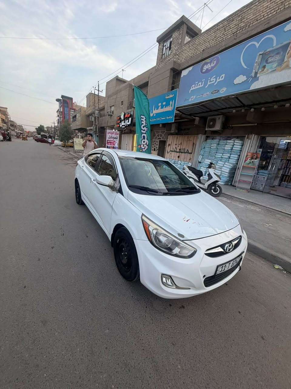 ٢٠١٦ • أبيض • مكفولة