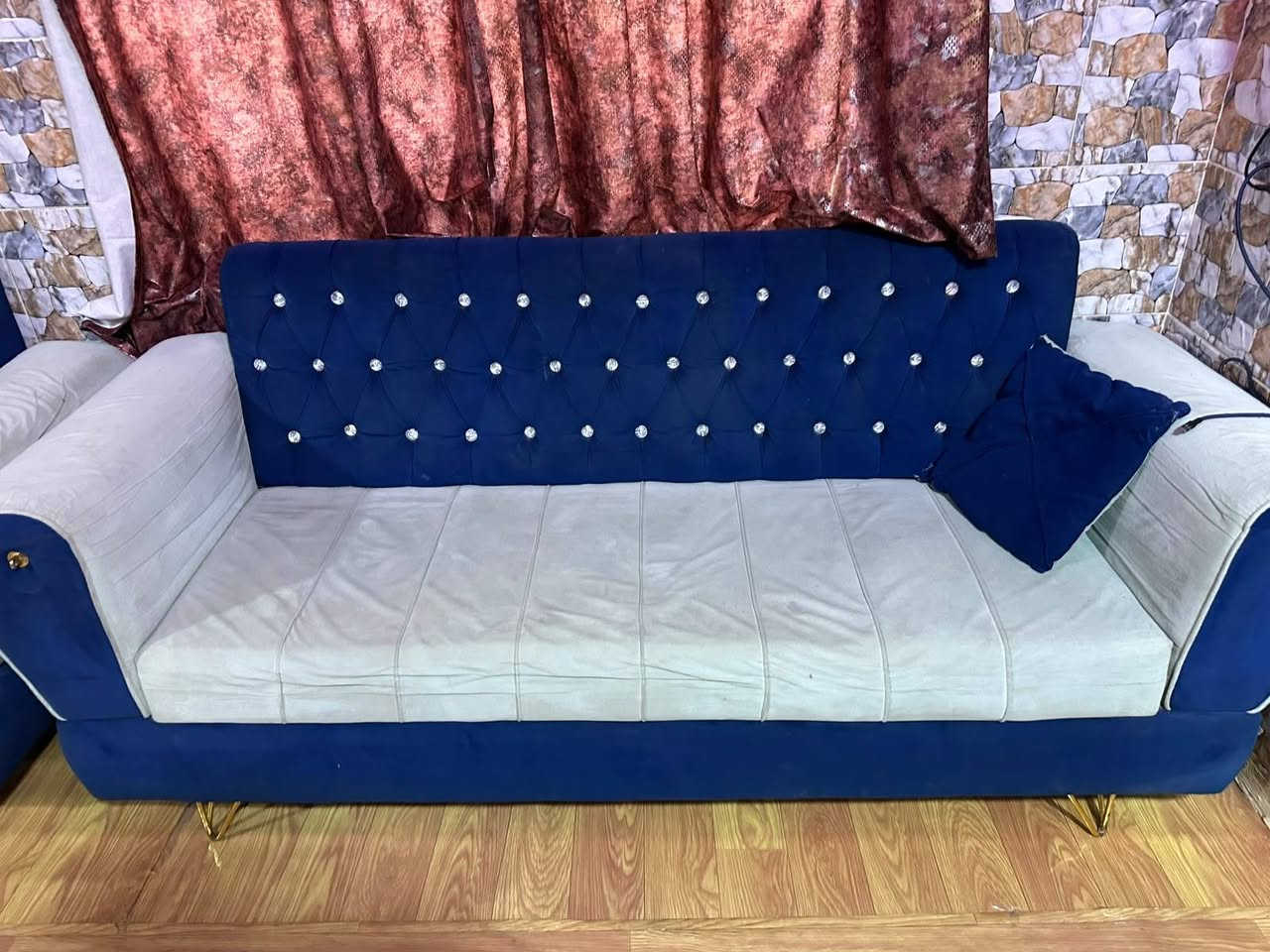 السلام عليكم تخم نضيف
بيع مستعجل لين مكان زغير
السعر ٢٠٠ بي مجال

