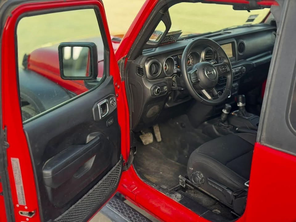 للبيع او مراوس 
Jeep Wrangler 2023 Sport
جيب رانكلر 2023 سبورت
4 سلندر تيربو 

فول فول مواصفات/  سبورت
 جام كهرباء اوتو
 شاشة - كامرة
 قطعتين تبريد
هيتر بالمري

ماشيه 14 الف ميل 
تك باب كشف 
تم تخفيض السعر
السعر 185$ بدون رقم

مرقم باسمك 200$

بيها صبغ ع كد شبر بطرف البنيد موضح بالصور !

للاستفسار خاص او واتس او اتصل
***********
