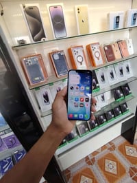 آيفون 13 • ١٢٨ • كسر خفيف بالظهر