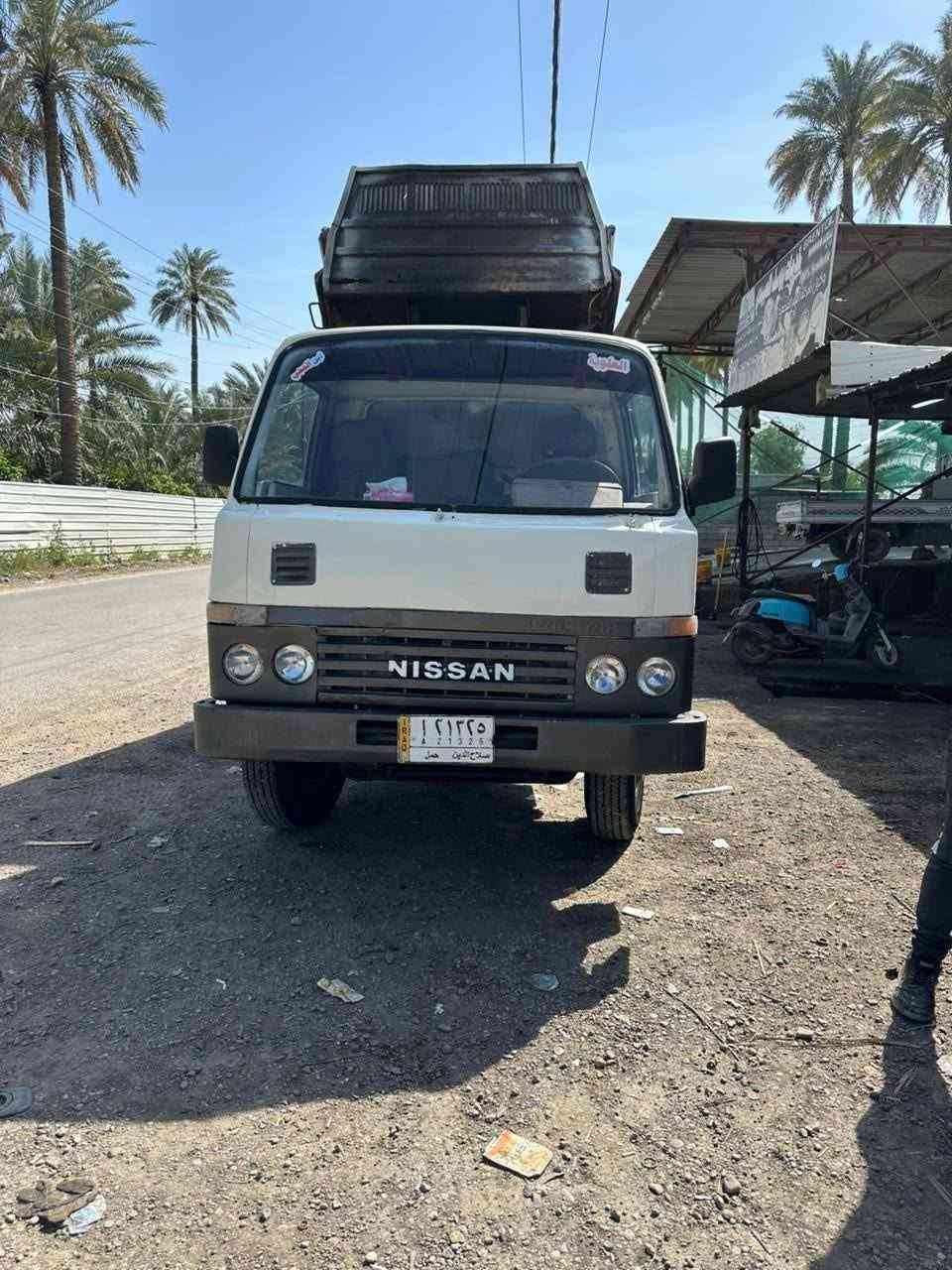 السلام عليكم نيسان قلاب بلادي   تخم تاير  جديد حداديه جديده   كهرباءيات كله شغال السياره جاهزه لشغل   السعر 45 وبيه مجال حك الجيه  ***********
