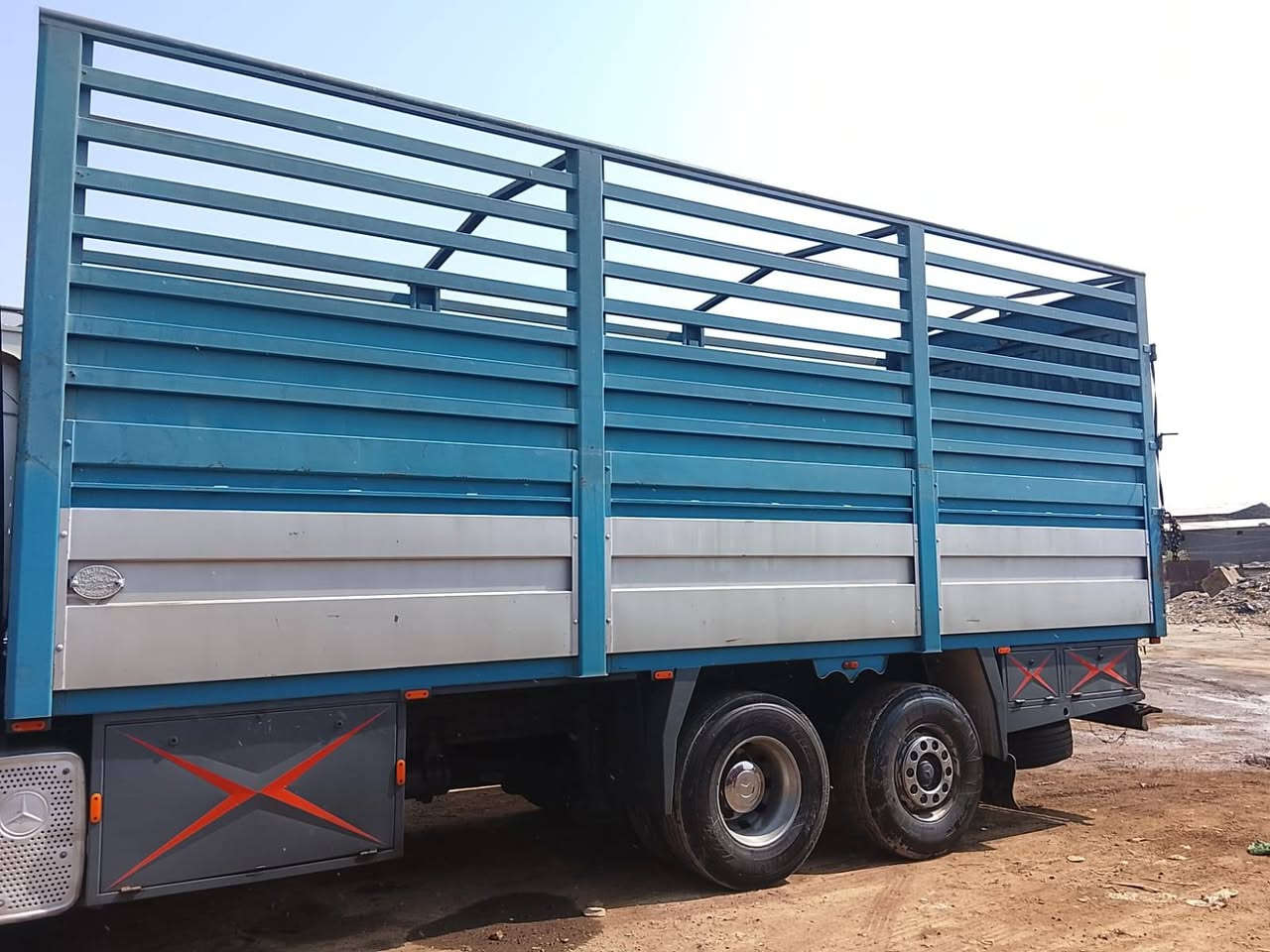 سلام وعليكم بدي البيع الطول 740رتفاع 265بدي جديد عنوان بغداد الاستفسار ***********
