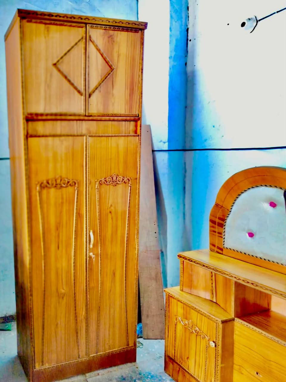 غرفه اخشاب • موديل حديث • مستخدم شهر