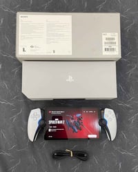 للبيع PlayStation portal  ‏ ￼ كل أغراضه الأصلية وياه، وأبيعه ويا ضمان....
