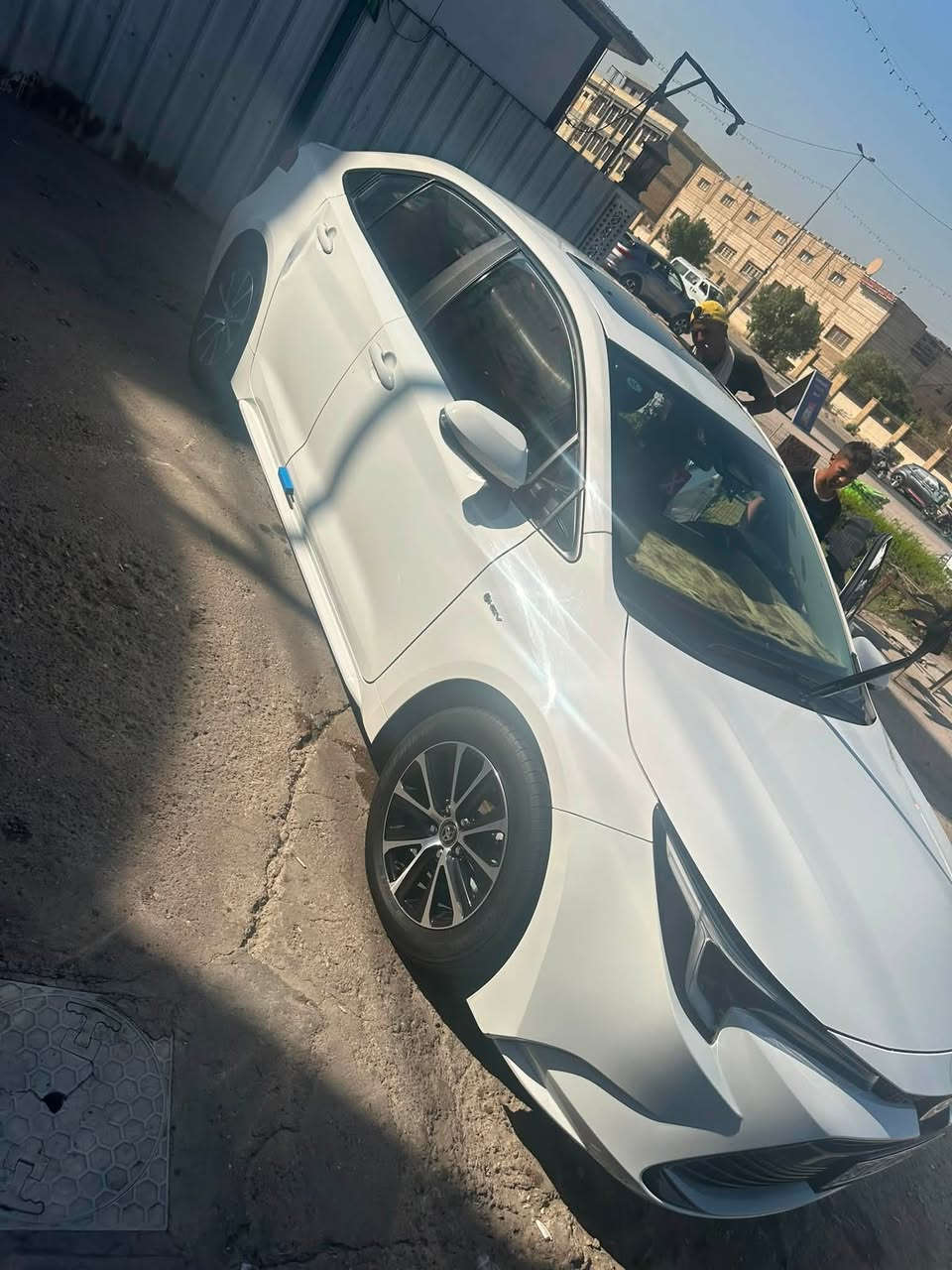 كورلا هايبرد موديل ٢٥
ماشيه ١٩الف 
سياره كفاله عده طخ بسيطه 

*********** 
سياره فول موصفات داخل احمر كراسي كهرباء
