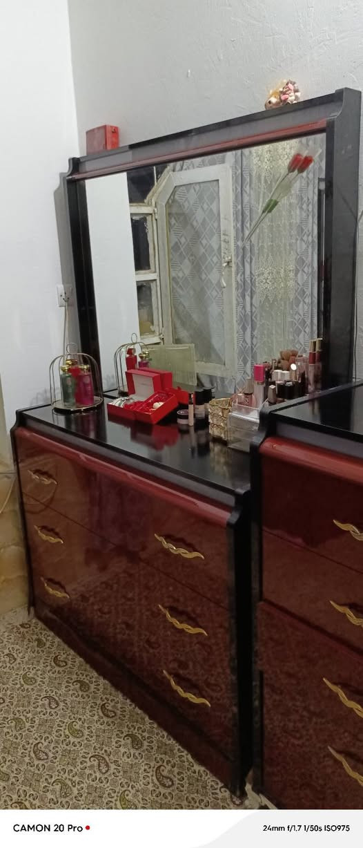 للبيع غرفه ملكي اخو جديد مابيها عيب 9 قطع سعر 650 شراي تصل ***********
