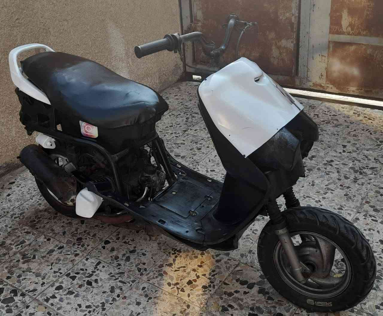 دراجه فراشه للبيع سعر 200 عنوان ابوخصيب راسل عله هاذ رقم *********** لو ما زنجر
