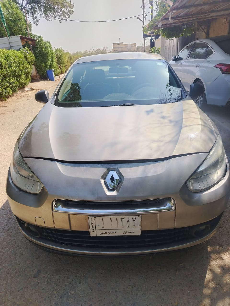 سيارة رينو فلونس مديل ٢٠١٣ للبيع مكان العمارة ميسان سعر ٦٠ $رقم الهاتف ***********
