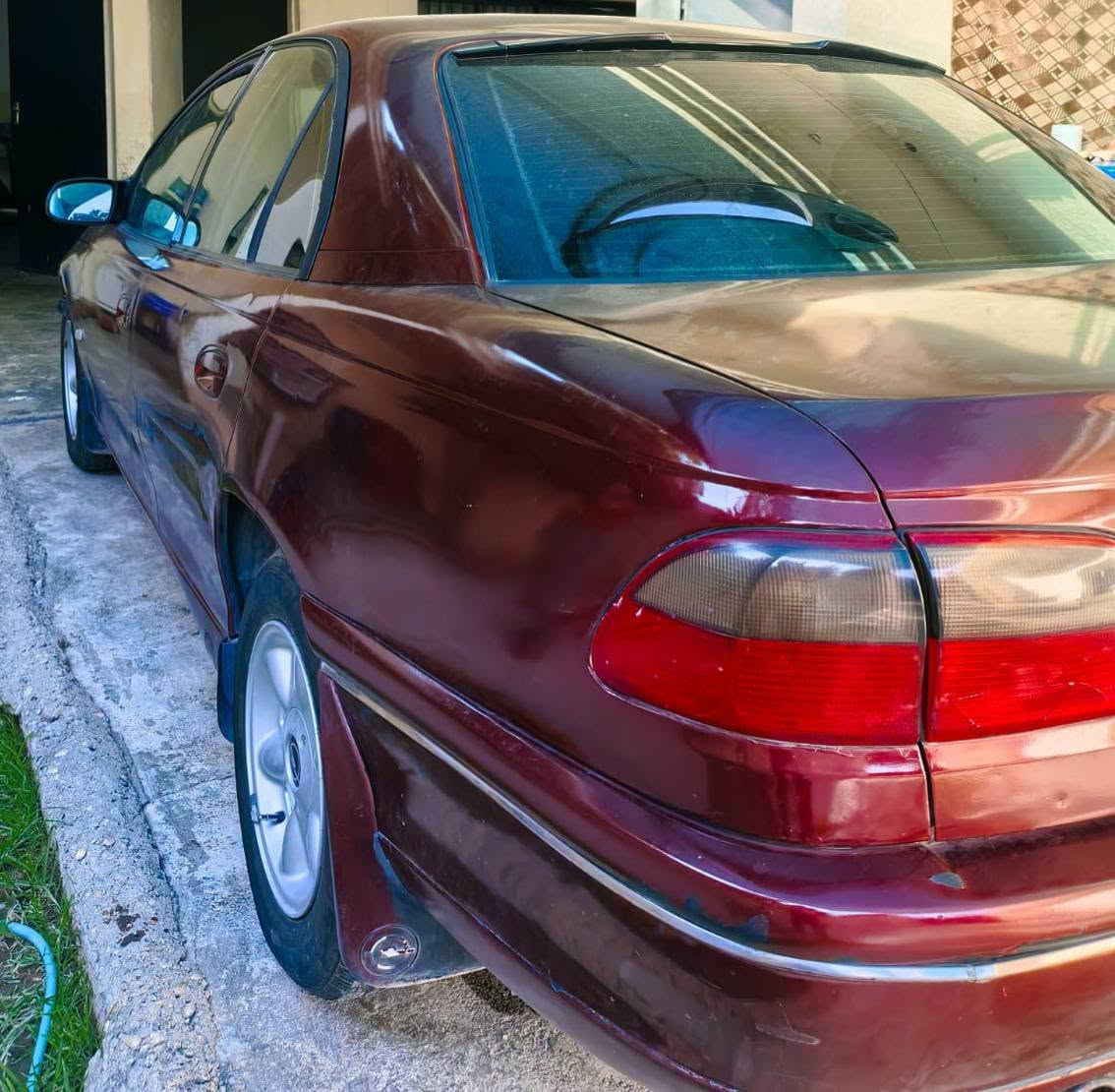 اوميكا بزون موديل 96 صبغ عام للجماليه بشرط بدون معجون ولا ضربه سنويه جديده الى 2031بسمي هزه جديده فول مواصفات بس التبريد عاطل السعر 48$واتساب *********** او *********** مكان السياره زاخو
