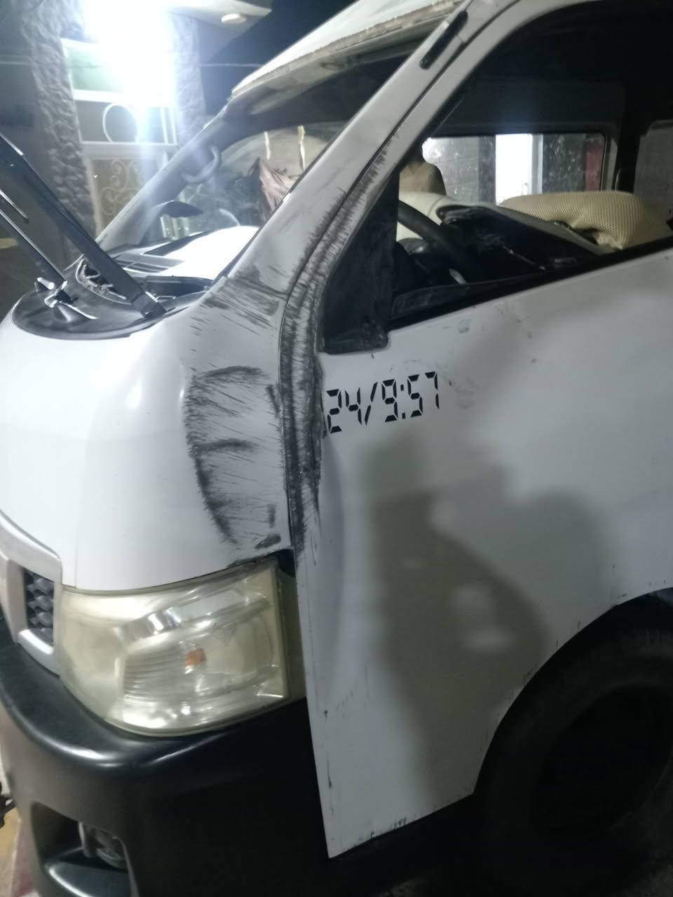 نيسان يورفان موديل ١٤ السياره سابقا كفاله عامه بسمي تحويل مباشر السياره حاليا تمشي محرك كير حداديه اكسل خير من تبريد شغال كهربائيات شغاله
مصفره هيئه وغرامات مكان السياره بابل الكفل للاتصال *********** او***********
