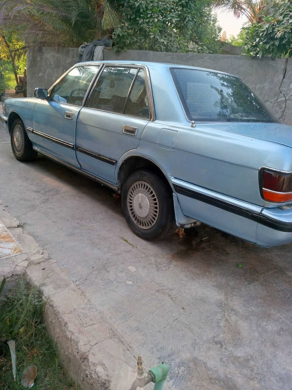 سلام عليكم البيع سوبر سيدان موديل 90 كير ومحرك بطه وتماتيك رقم بغداد مشروع وطني رقم نكليزي بسمي سنويه داخل 90 بلميه نضيفه مصبوغه عام الجماليه بدون ضربه مكاني بغداد السعر 45 وبيه مجال لاتصال على رقم   ***********
