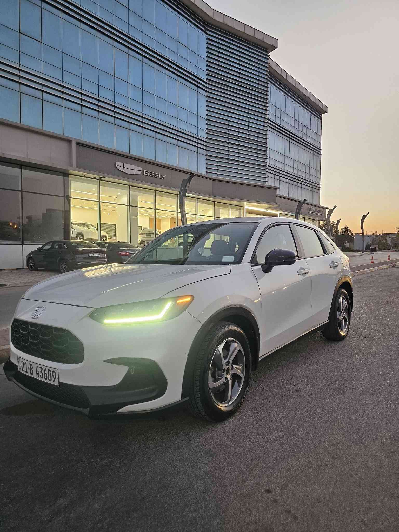 هوندا یاباني أصلي مودیل 2023
هHONDA HR-V, LX 
سعر ((( 133 ورقة بي مجال ))) 

​المحرك: 2.0 تنفس طبيعي (بدون توربو) مرغوب جداً.
​القيادة: سلسة ومميزة للغاية.
​المسافة المقطوعة: 45 ألف مایل.
​أنظمة القيادة: 3 وضعيات (Normal _ Eco _ Sport).
​المواصفات الداخلية والخارجية:
​داخلية مميزة بلون كريمي.
​إضاءة LED مع عدسات.
​بصمة تشغيل وبصمة أبواب.
​بريك إلكتروني (بصمة) مع خاصية الأوتو هولد (Auto Hold).
​رادار تحديد مسار (خطي الجادة).
​مثبت سرعة (تحديد سرعة).
​تحكم مقود (سوكان ڤوليۆم) والعديد من المواصفات الأخرى...
​السنوية (الرقم): مجددة لغاية عام 2029.
​حالة البودي (الشرائح):
قطعتين وبقعة صغيرة صبغ (بدون داخل / بدون وصول الصبغ للداخل).
(مرفق صور الحادث والفحص السونار).

3CZRZ1H3XPM723535
​الضمان:
الكير، المحرك، الكهربائيات، والتبريد بشرط الفحص.
​الموقع: السليمانية

سعر ((( 133 ورقة بي مجال ))) 
​للاتصال:
​***********
​***********
